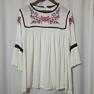 Hannah Embroidered 3/4 Bell Sleeved Blouse Size M Boho Floral